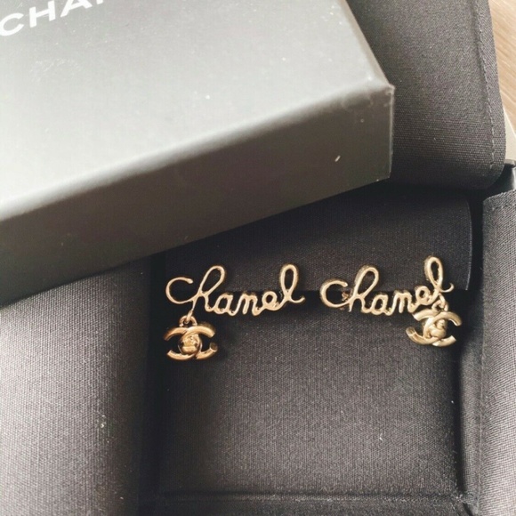 CHANEL 21P Gold CC Turn Lock Clip-On Earrings NWT
